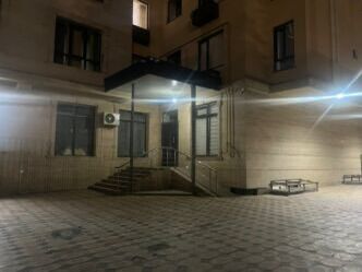 квартира долга: 3 бөлмө, Кыймылсыз мүлк агенттиги, Чогуу жашоосу жок, Жарым -жартылай эмереги бар