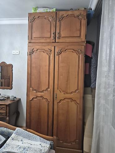 Yataq otağı dəstləri: Klassik üslubda yataq otağı dəsti - Material: massiv ağac (təbii ağac — 13