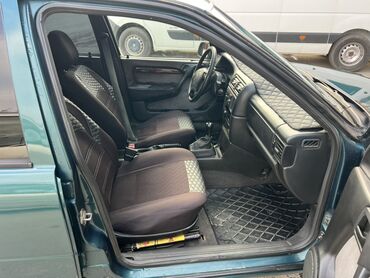 Opel: Opel Vectra: 2 l | 1994 il 300303 km Sedan — 4