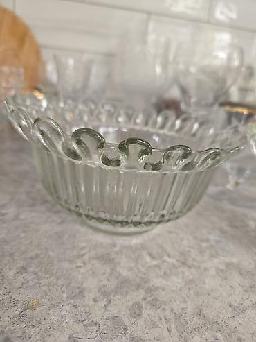 Статуэтки: Фарфоровые статуэтки времен СССР
есть сколы и другие советские вещи — 23