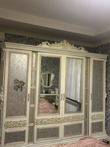 Mətbəx mebeli: İkinəfərlik çarpayı, Dolab, İşlənmiş