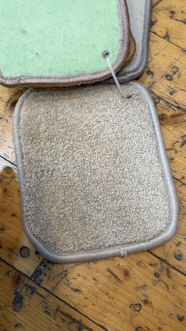 Süni güllər: Məhsul: Kvadrat xalça örtüyü panelləri (kafel tipli xalça plitələri) — 13