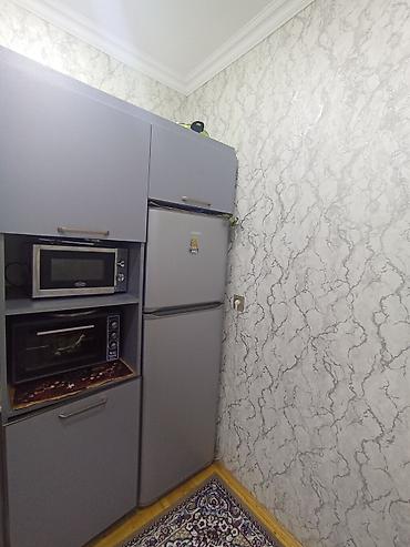 Lent lampalar: Ev yenidir. Ev 1 zal, 3 otaq,1 mətbəx və dəhlizdən ibarətdir. Hamam və — 13