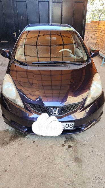 сатам же алмашам: Honda Fit: 2008 г., 1.5 л, Автомат, Бензин, Хэтчбэк