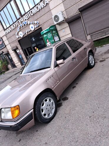 Транспорт: Mercedes-Benz E 200: 1994 г., 2 л, Автомат, Бензин, Седан