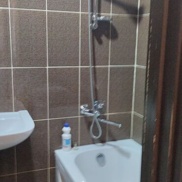 Uzunmüddətli kirayə mənzillər: Gəncədə.GDU nun 2 ci korpusuna yaxın Bayraq meydanına yaxın 12 — 3