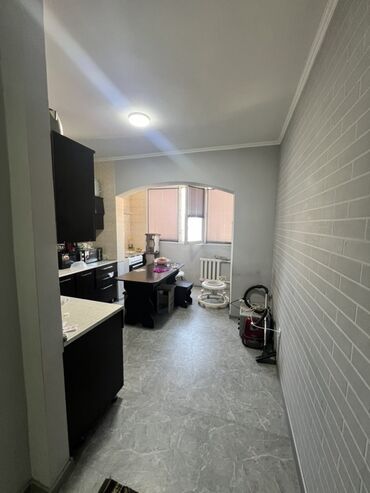 продажа квартир от собственника: 3 комнаты, 78 м², 106 серия улучшенная, 8 этаж, Косметический ремонт