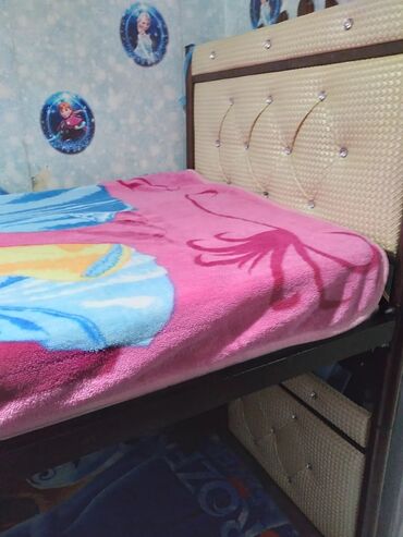 dəmir qaplar: Qız üçün, İşlənmiş, Çarpayı, Matras ilə, Siyirməsiz, Dəmir