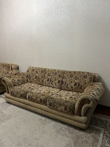 lina диван: Диван-кровать, цвет - Бежевый, Б/у