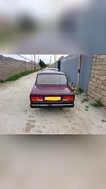 lada 2107 ehtiyat hisseleri: VAZ 2107, tünd albalı rəng, sedan kuzov. Texniki xüsusiyyətlər: - — 4