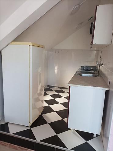 Dugoročni najam stanova: Namešten stan u kući, 50m2, na prvom spratu, zaseban ulaz Dvosoban — 2