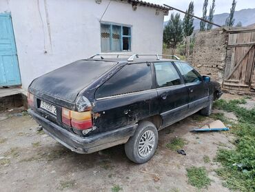 меняю дом на машину: Универсал Audi 100 Avant черного цвета с характерным покатым задним