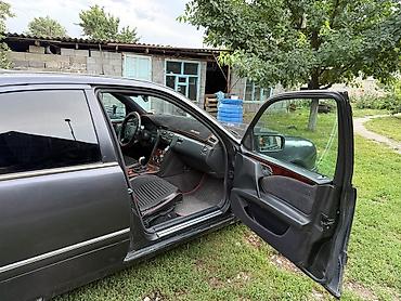 решетк: Mercedes-Benz E-Class: 1995 г., 2.3 л, Механика, Бензин, Седан — 5