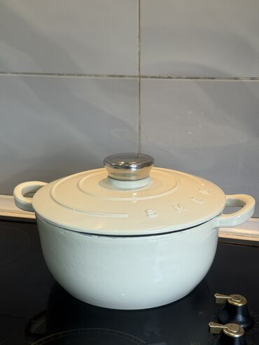 Казаны: Продаю новый чугунный казан smeg при перевозке чуть повредилась краска — 1