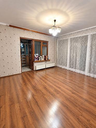 7 микра район: 2 комнаты, 50 м², Индивидуалка, 3 этаж, Старый ремонт — 1