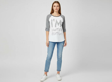 koszulka opadajaca na ramie: T-shirt damski, rozmiar S