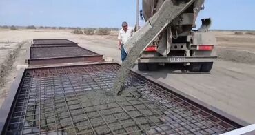 пластиковые решетки на окна: Beton dökümü və armatur işləri – sənaye/ferma meydançaları üçün
