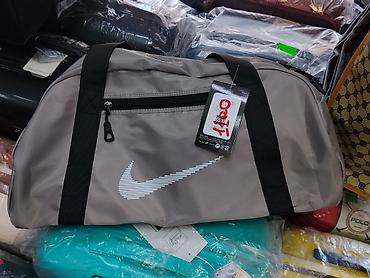kipling monkey: Сумка дорожная/спортивная (серо‑серая) - Форм‑фактор: duffel — 1