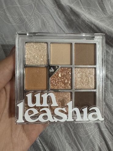 Косметика: Палетка теней от корейского бренда Unleashia all of brown