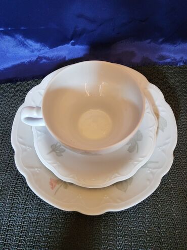 Staro posuđe i escajg: Set Kahla porcelan 7g.Nemacka. Trodelni set,bez ostecenja,sve na — 5