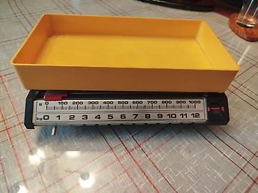 Ostala kuhinjska oprema: Retro stara mehanicka kuhinjska vaga - vintage na lalafo.rs — 1 Ostala kuhinjska oprema: Retro stara mehanicka kuhinjska vaga - vintage — 1