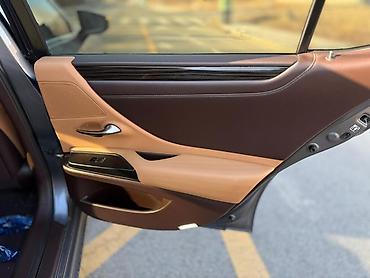 Lexus: Lexus ES: 2019 г., Бензин — 26