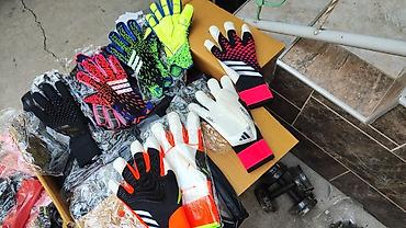 Перчатки: Вратарские перчатки для футбола — ассортимент моделей и расцветок — 9