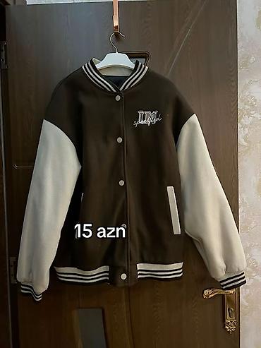 anqolka koftalar: Varsiti stili jaket - Rəng: qara gövdə, ağ qollar - Dizayn: zolaqlı — 1