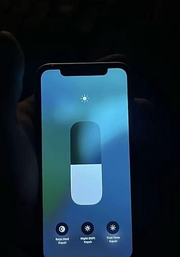 iphone 21: IPhone 11, Yaşıl, Face ID — 3