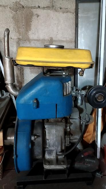 Электродвигатели: Бензиновый одноцилиндровый стационарный мотор СССР с ременным шкивом — 1