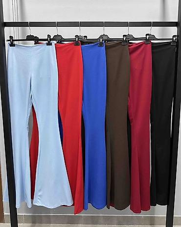 levis 512: Ženske pantalone sa zvonastim nogavicama

Zvonarice: 2000 dinara — 1