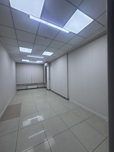 Коммерциялык мүлк: Сдается Офисное помещение №305 23 кВ м цена 690 доллар . Адрес: ул — 2