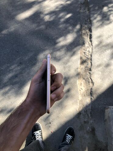 Apple iPhone: IPhone 8, Qızılı, Barmaq izi — 6