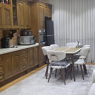 yeni gunəşlidə mənzil: İcarəyə verilir 4 otaqlı yeni tikili 215 m², 8 Noyabr m. Kateqoriya — 8