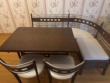 kicik masalar: Yemək otağı üçün mebel dəsti Tərkibi: - Künc oturacaqlı yemək masası — 1