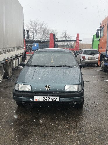 пасат b3: Volkswagen Passat: 1989 г., 1.8 л, Механика, Бензин, Седан