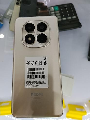 Смартфон Redmi (золотистый цвет корпуса) Ключевые особенности: -