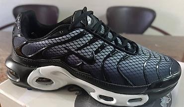 Patike: Tn patike 
3100 din
mn — 9