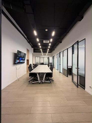 residence: Сдаю Офис целиком: IT-компания, 190 м², В жилом комплексе, С ремонтом, С высокими потолками — 3