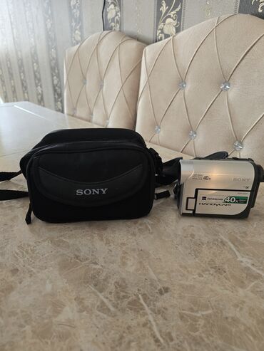 Daihatsu: Sony Handycam + Nikon Coolpix rəqəmsal fotoaparat seti - Sony