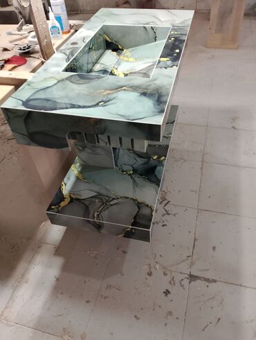 Çanaqlar, tülpanlar: Mərmər görünümlü monolit lavabolu banyo tezgahı - Material — 11