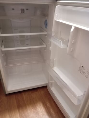 ломбард бытовая техника: Продаю Холодильник Samsung в рабочем хорошем состоянии