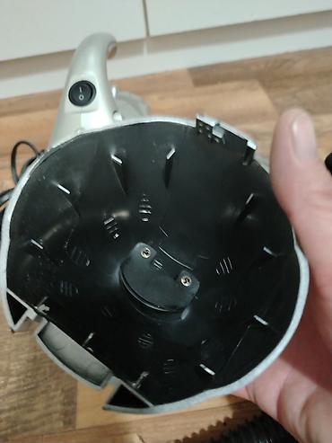 Ručni usisivači: Ručni električni usisivač – Candy Star (mrežni, sa dodacima) Opis: - — 14