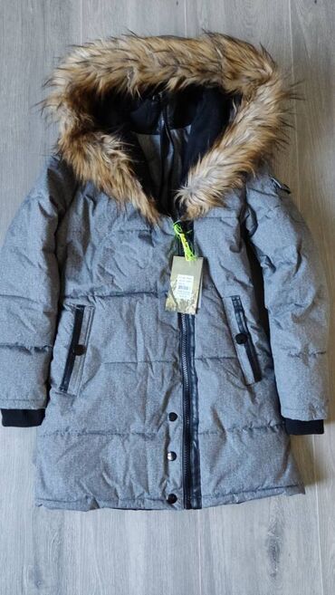 продаю зимняя куртка: Пуховик, M (EU 38)