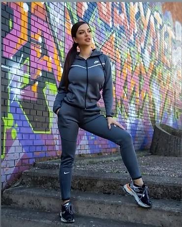 pull: Ženski sportski komplet – dukserica sa rajsferšlusom i kapuljačom + — 1