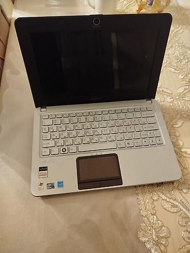 sony 2500: Sony VAIO mini noutbuk Xüsusiyyətlər: - Ekran: təxminən 10–11 düym — 2