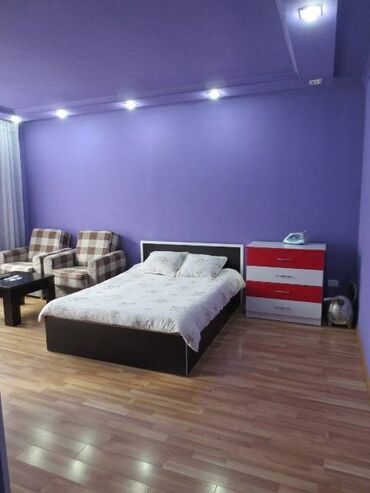 срочно продаётся 1 комнатная квартира в районе ошского рынка по улице молодая гвардия токтогула: 1 бөлмө, Менчик ээси, Толугу менен эмереги бар