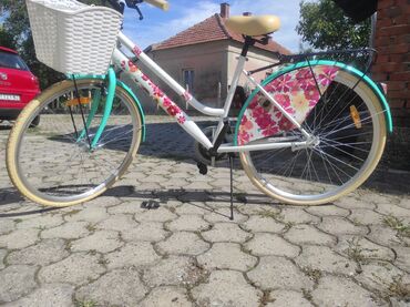 Bicikli za odrasle: Nova biciklazenska,kupljena u Rodi.
Cena fixna. Licno preuzimanje — 1