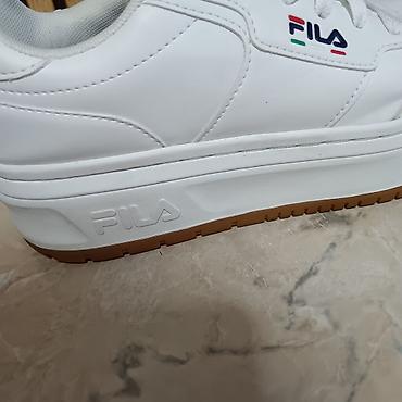 moschino papuce zenske: Fila patike – bele, platforma i gumeni đon, 39 - Brend: Fila — 2