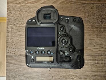 smart tv klaviatura: Canon 1DX - 231K original probeq. Aparat ela veziyetdedir. Hec bir